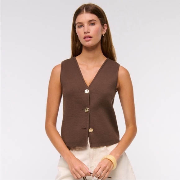 Abercrombie LuxeLoft V-Neck Vest - Picture 5 of 5